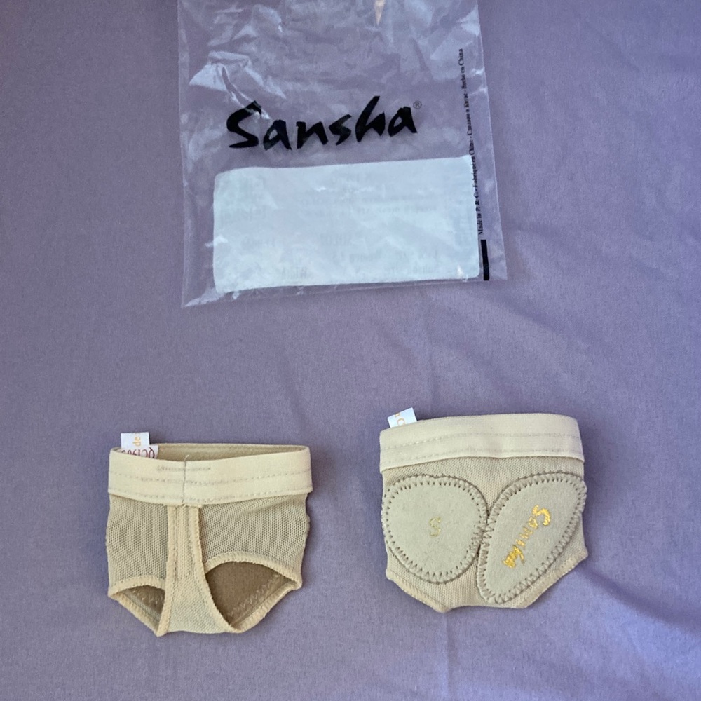 Sansha Women's Light Nude Dance foot undies
